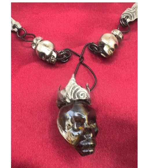 Mixed Media Crystal Skull Pendant &  VNTG Art-Deco Black Onyx & Silver Metalwork - Picture 11 of 17
